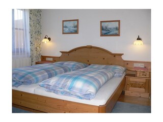 Schlafzimmer mit Ostbalkon