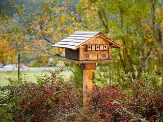 Futterhäuschen im Garten