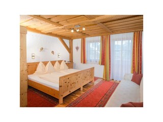 Schlafzimmer 1 mit Couch