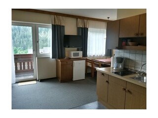 App. Nr. 4, Sonniges Platzerl