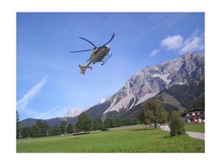 Bergretter im Anflug