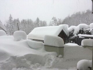 Terasse im Winter Appartementhaus Finis