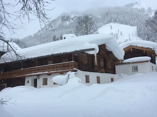 Winterimpressionen rund um das Appartementhaus Fin