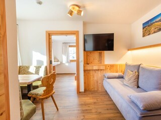 Wohnküche mit Glasfaser-TV