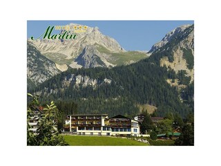 Hotel im Sommer