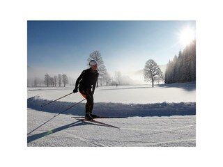 Langlauf-Loipen skating/classisch vor dem Haus