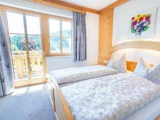 Schlafzimmer mit Balkon