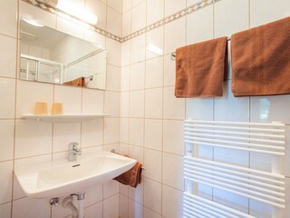 Badezimmer des separaten Schlafzimmer