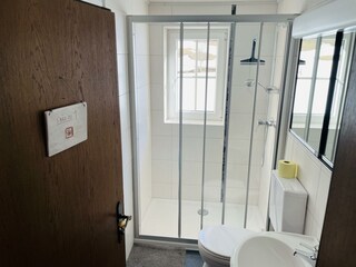 Bergluft-Appartement-Haus-Lerchegger_Bad