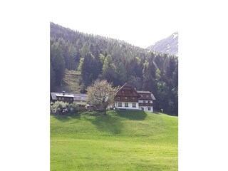 Ederhof im Frühling