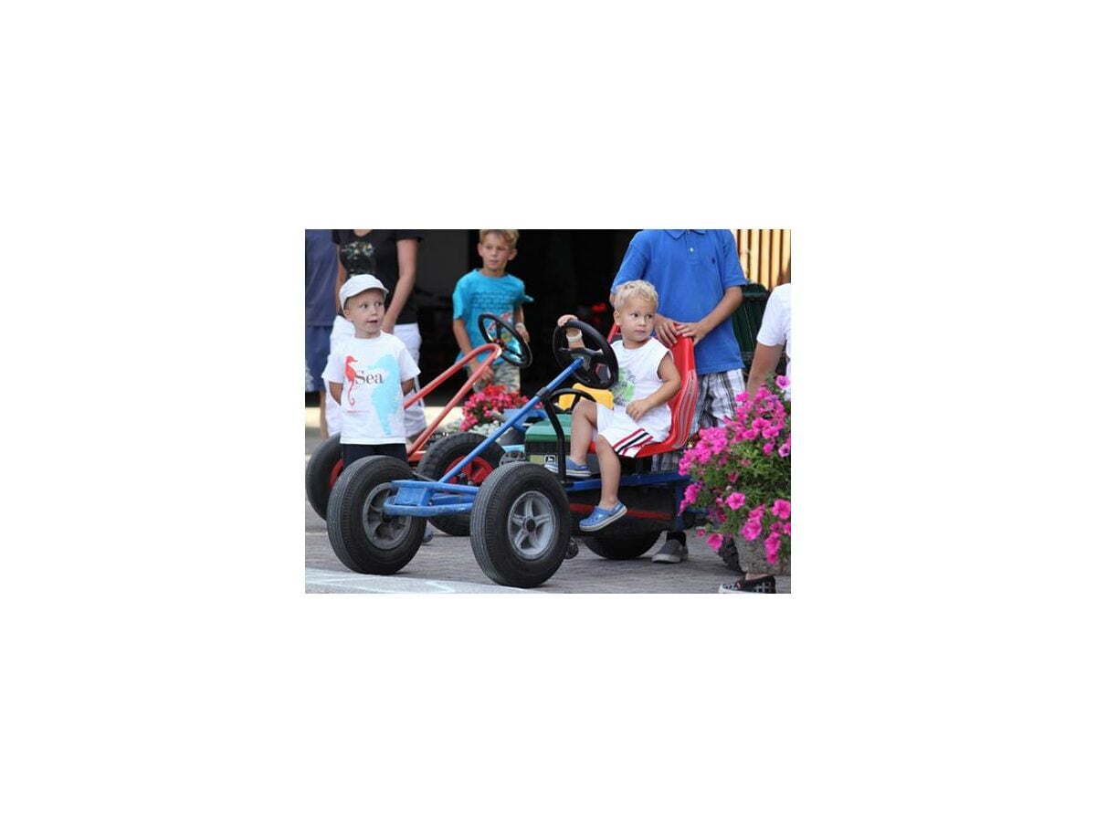 Go-Cart-Rennen bei der Kinderolympiade