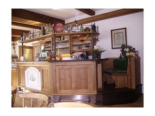 Barbereich im Gastzimmer