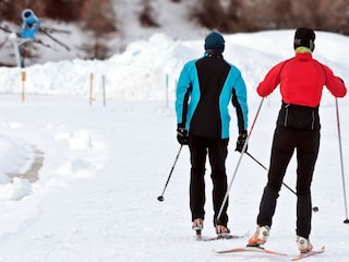 cross-country-skiing-3020751