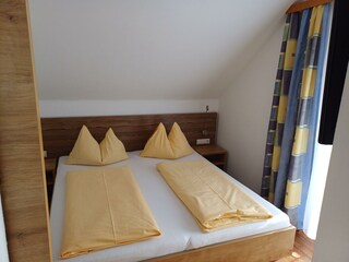 Schlafzimmer Ferienwohnung Nr. 3 Gipfelkreuz
