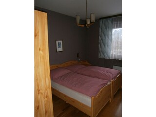Schlafzimmer 2 1c