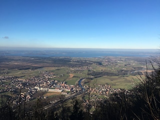 Blick vom Schnappenkircherl auf den Chiemsee