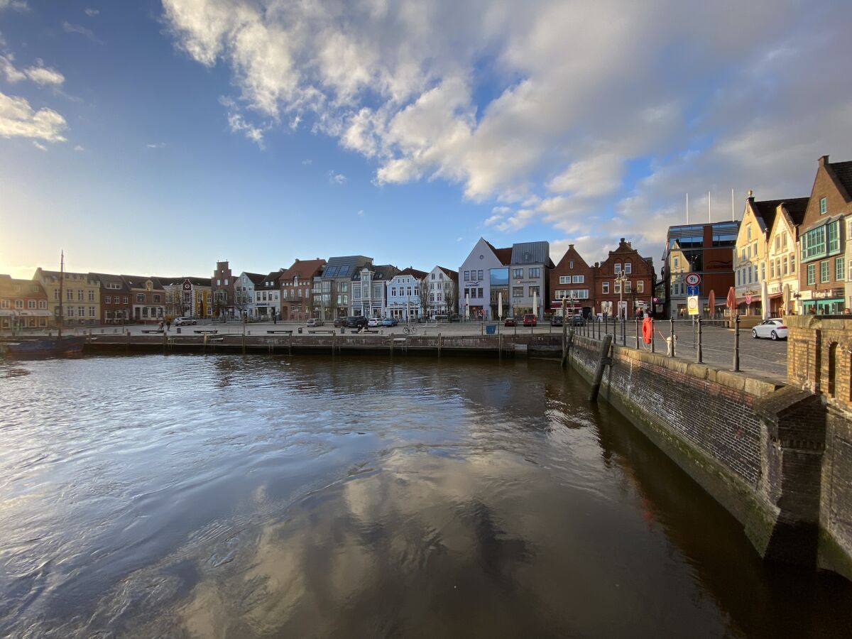 Ferienwohnung Simmerdeis am Hafen, Husum, Firma Warft Simmerdeis - Frau