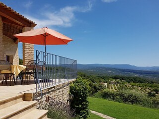 Terrasse und Aussicht