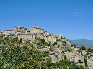 Gordes 8 km