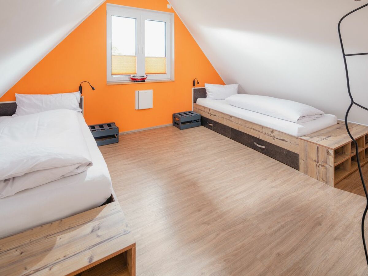 Schlafzimmer 2 (2 Einzelbetten)