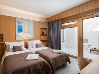 Schlafzimmer Nr. 3 (23 m²) bietet zwei Einzelbetten.