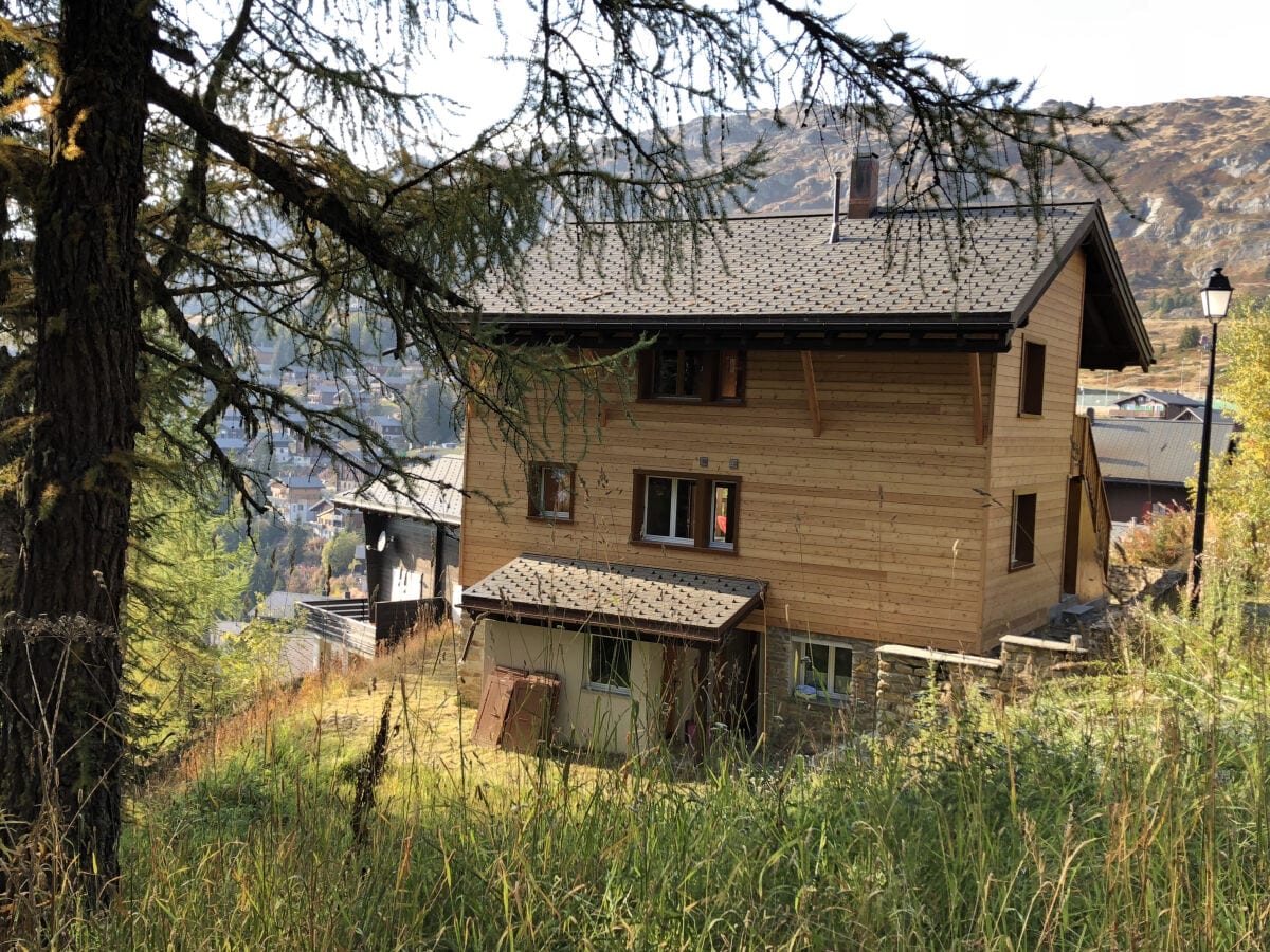 Chalet Tilly, Ostseite