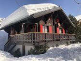 Chalet Iris im Winter, Blick vom Garten