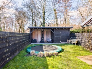 Trampoline und Lounge