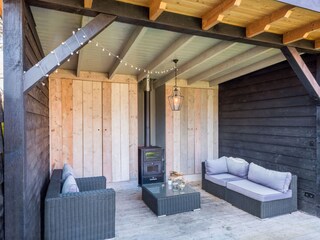 Lounge mit Holzofen