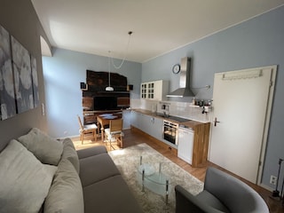 Voll ausgestattete Wohnküche