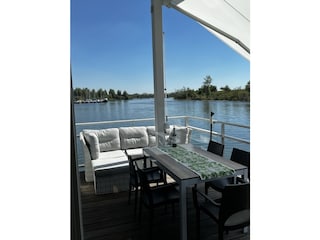 Terrasse mit Markise