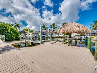 Dock/Tiki Hut
