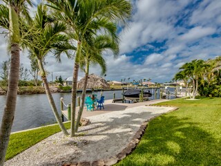 Tiki Hut - Dock & Garten
