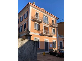 Vakantiehuis Porto Valtravaglia Buitenaudio-opname 1