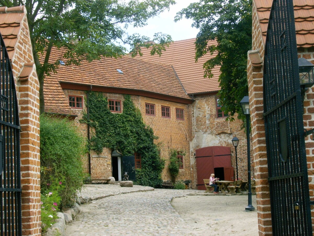 Eingang - Burg Penzlin