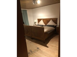 Schlafzimmer 1