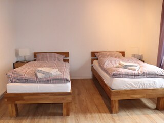 Schlafzimmer 2