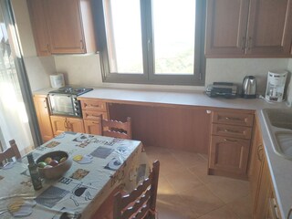 Voll ausgestattete Küche