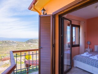 1. Schlafzimmer mit  Balkon