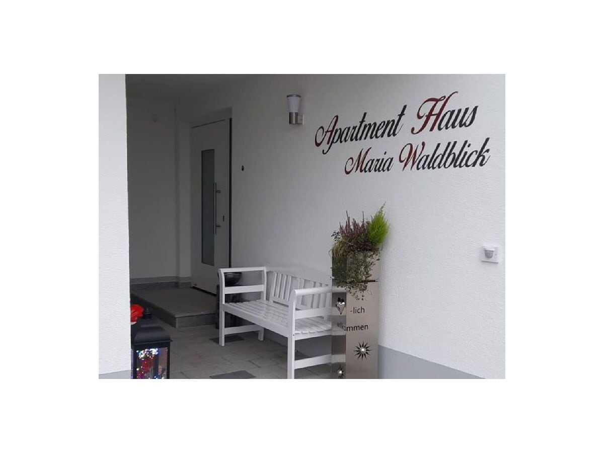 Hauseingang Apartment Haus Maria Waldblick