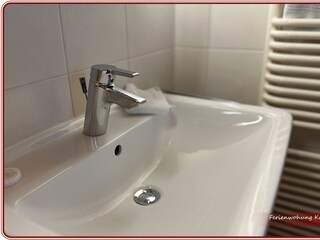 FeWo Kanzelwand Badezimmer 3