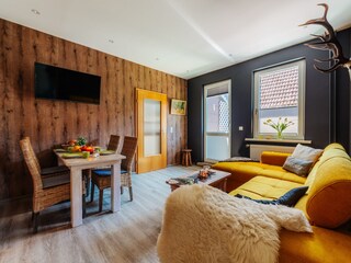 Wohnzimmer mit Essecke