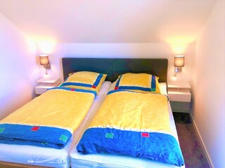 Schlafzimmer DG
