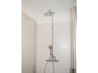 2 Dusche im Badezimmer