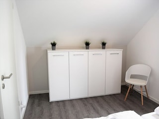 Schlafzimmer DG / Stauraum