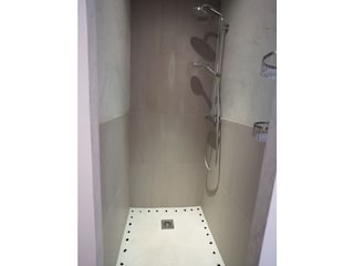 Badezimmer zu Schlafzimmer 4