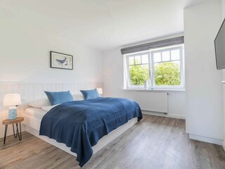 Das erste Schlafzimmer befindet sich im EG.