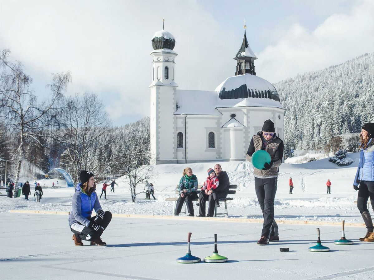 Eisstockschießen am Seekirchl in Seefeld