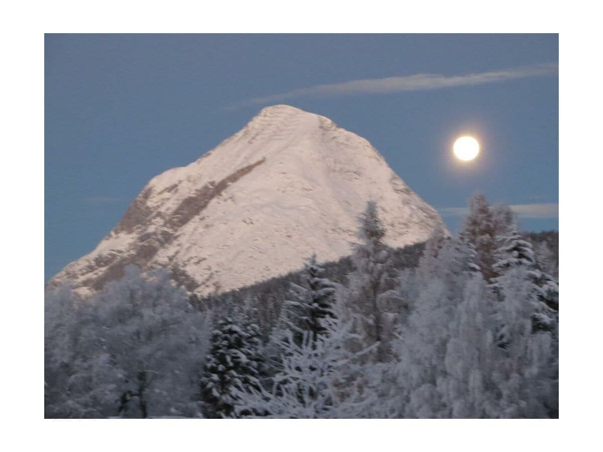 Supermond über Hohe MUNDE, LANDHAUS CHARLOTTE