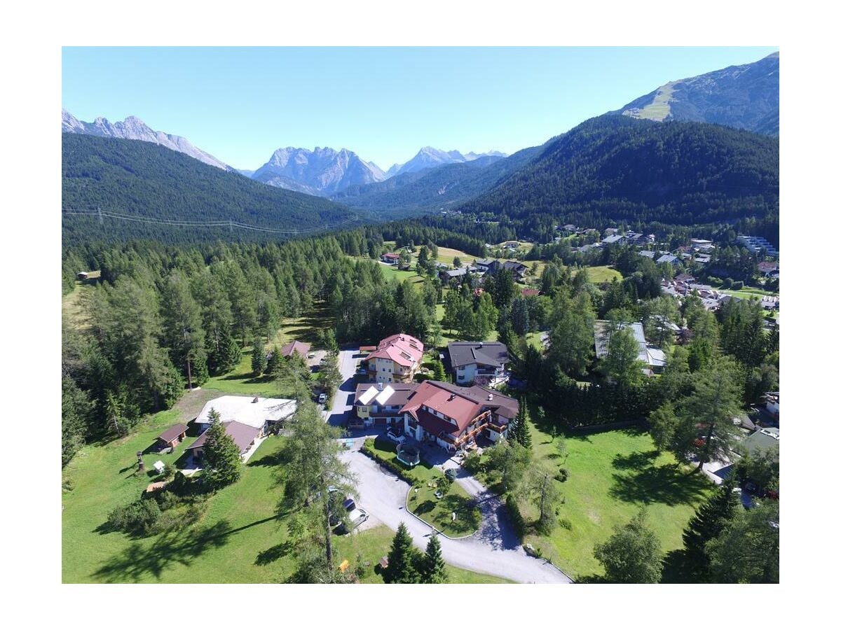 Landhaus Charlotte Luftbild Seefeld Austria